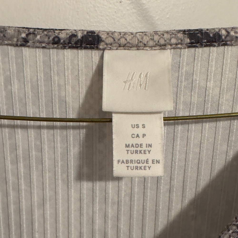 H&M - Picture 2 of 2